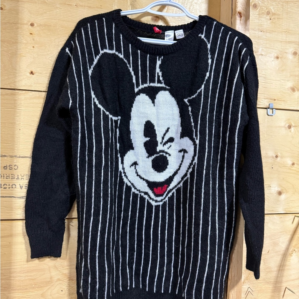 Vintage H&M Mickey Black and White Sweater